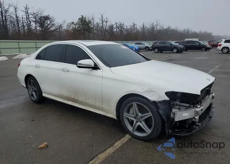 2019 Mercedes-Benz E 300 4Matic z USA, uszkodzony, nr VIN WDDZF4KBXKA514453